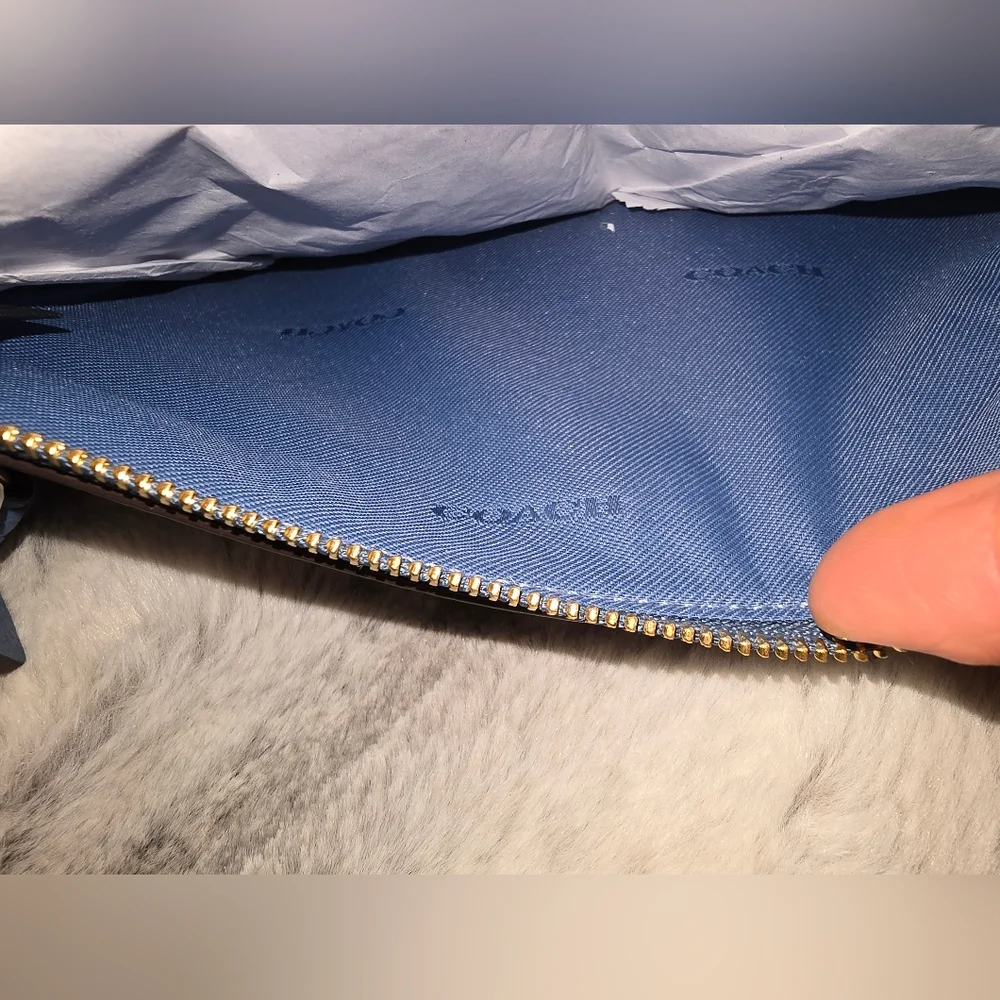 NWT Coach Blue lake pebble‎ Leather Wristlet